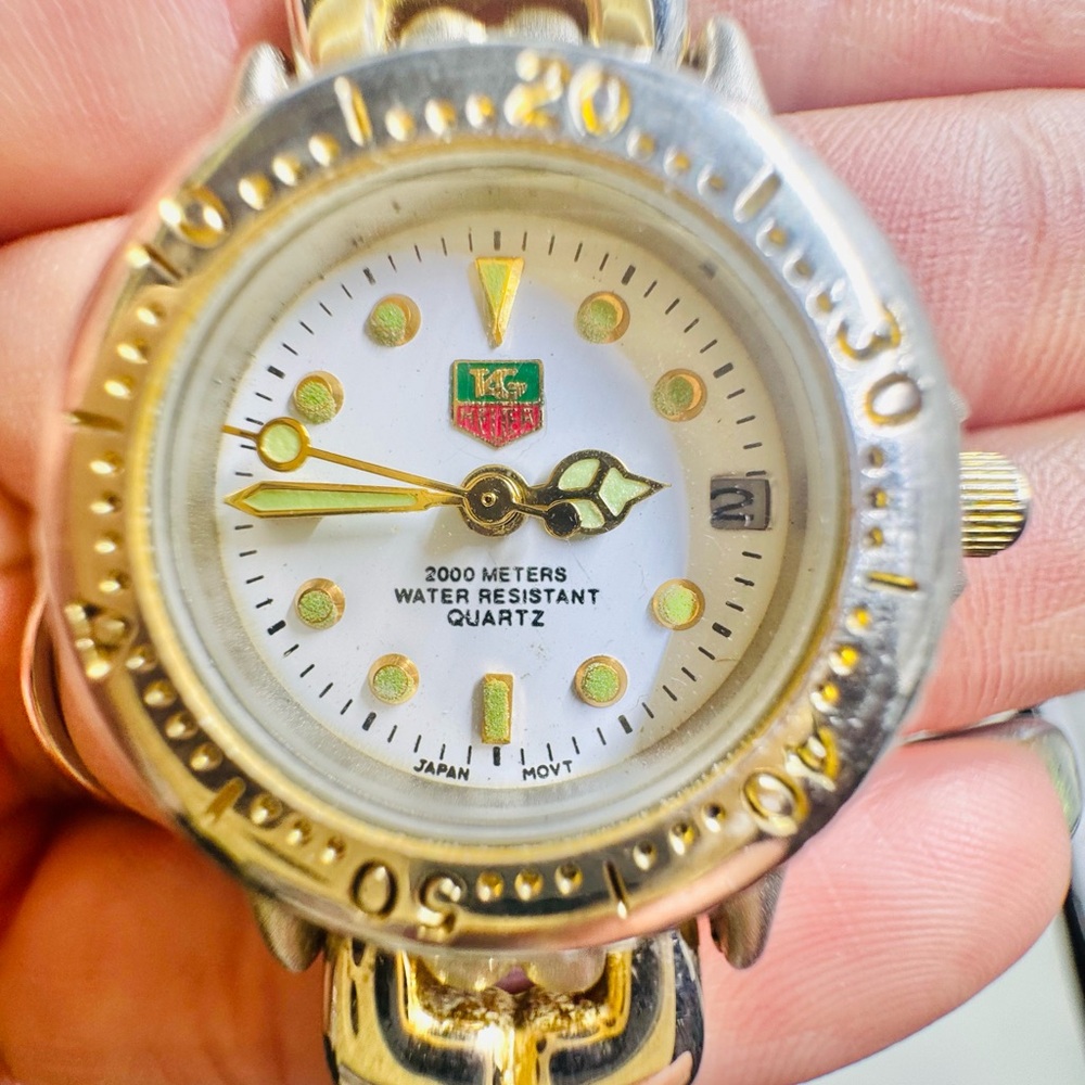 Tag Heuer Professional 26mm
White Dial Quartz Ladies
Watch WG1422-0 - Picture 2 of 8